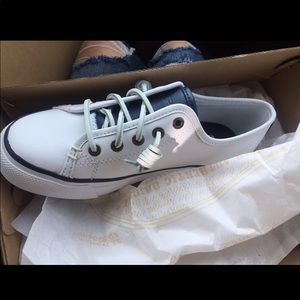Women’s Sperry Boat Sneaker size 5